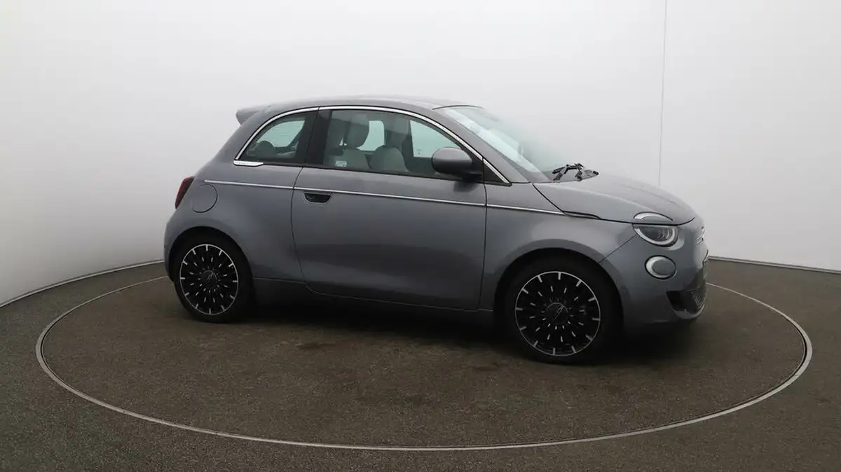2022-fiat-500-e-la-prima-big-40