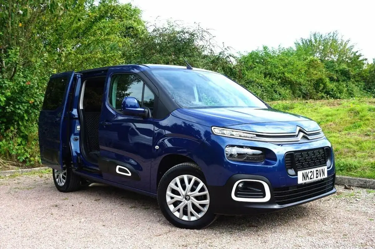 2021-citroen-berlingo-15bluehdi-feel-m-size-100ps-big-1