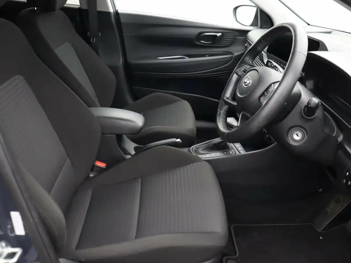 2022-hyundai-i20-10-t-gdi-premium-dct-big-20