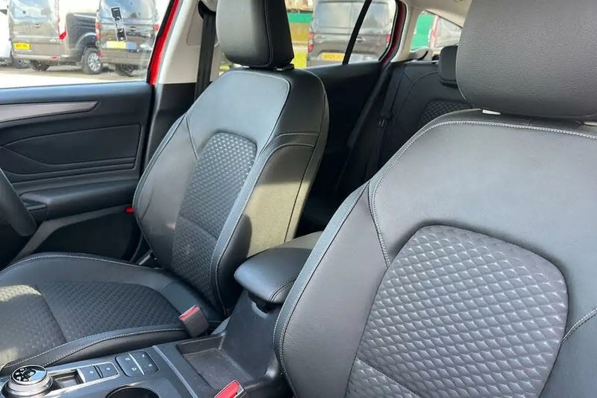 2020-ford-focus-15t-titanium-x-estate-auto-big-18
