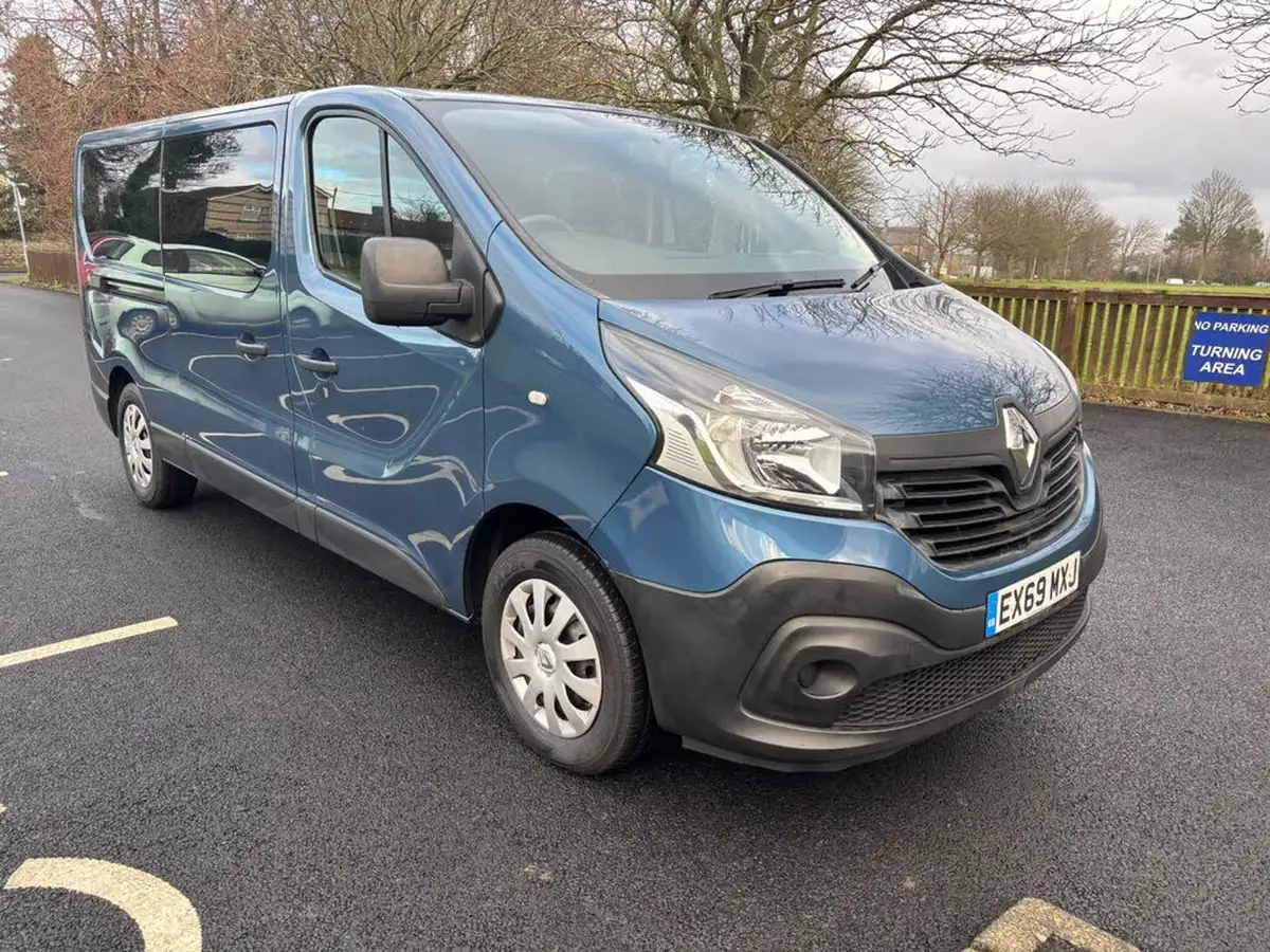 2019-renault-trafic-16dci-ll29-120-business-eu6c-bus-9-seats-big-0