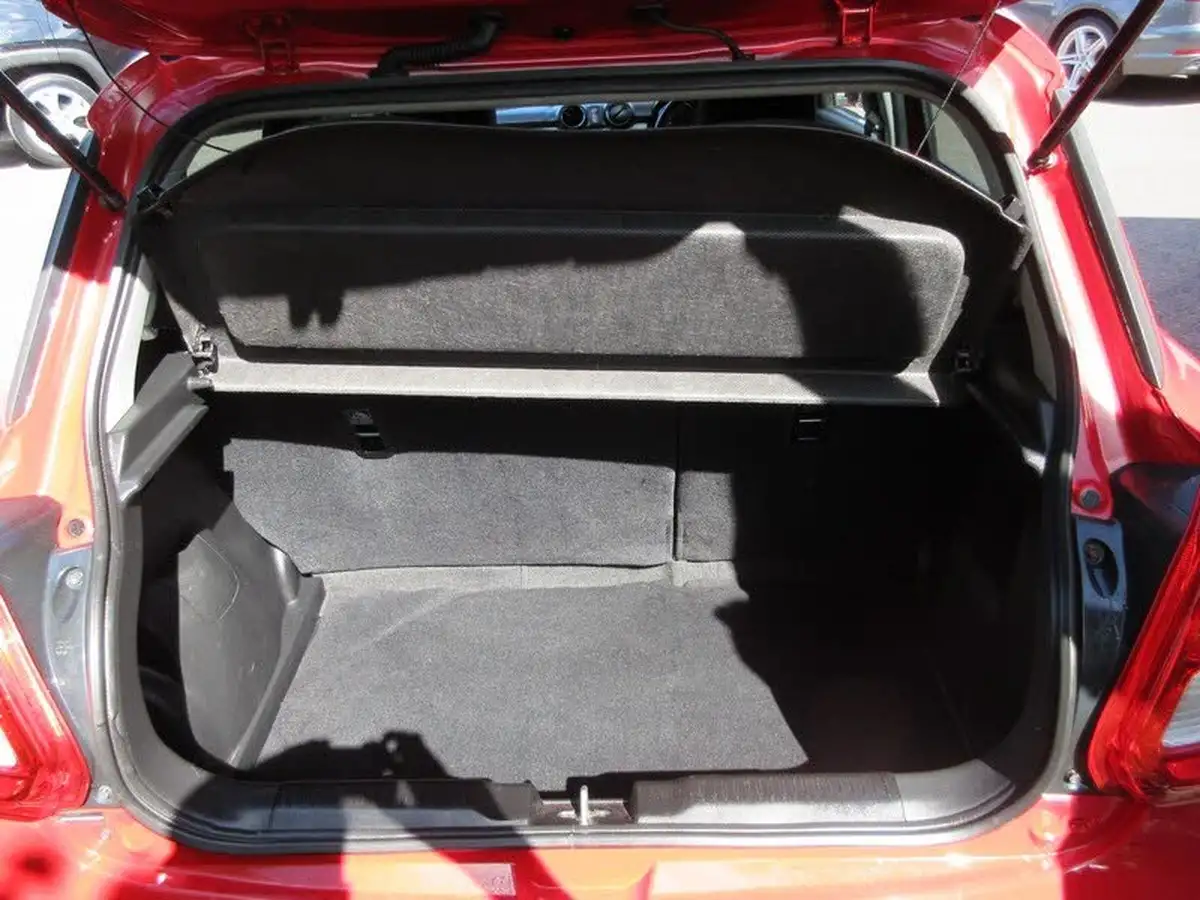 2018-suzuki-swift-10-boosterjet-sz-t-111ps-big-18