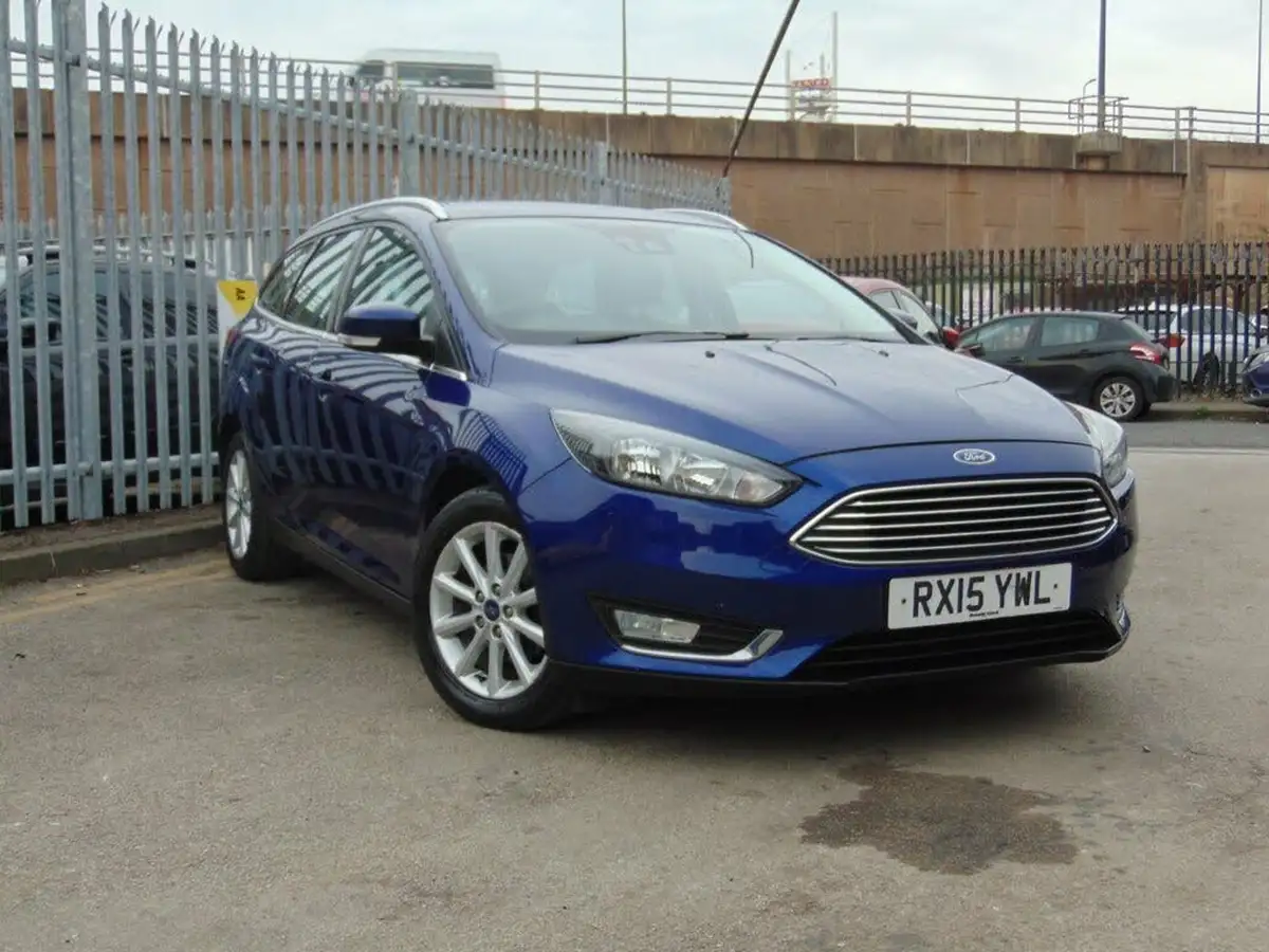 2015-ford-focus-16-titanium-estate-big-20