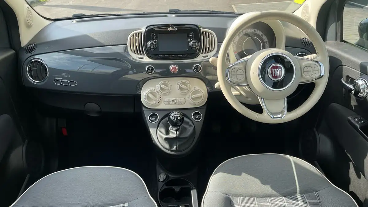 2018-fiat-500-12-lounge-big-10
