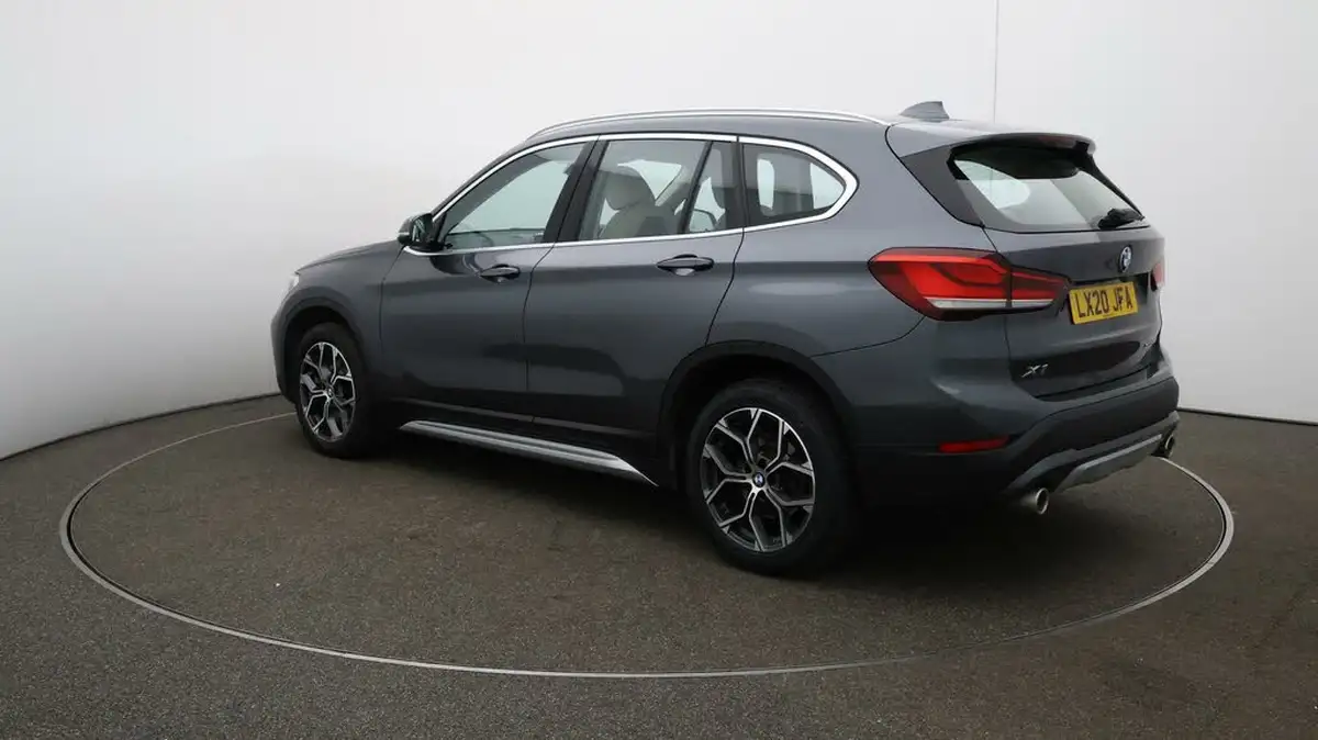 2020-bmw-x1-20-sdrive-20i-xline-big-5