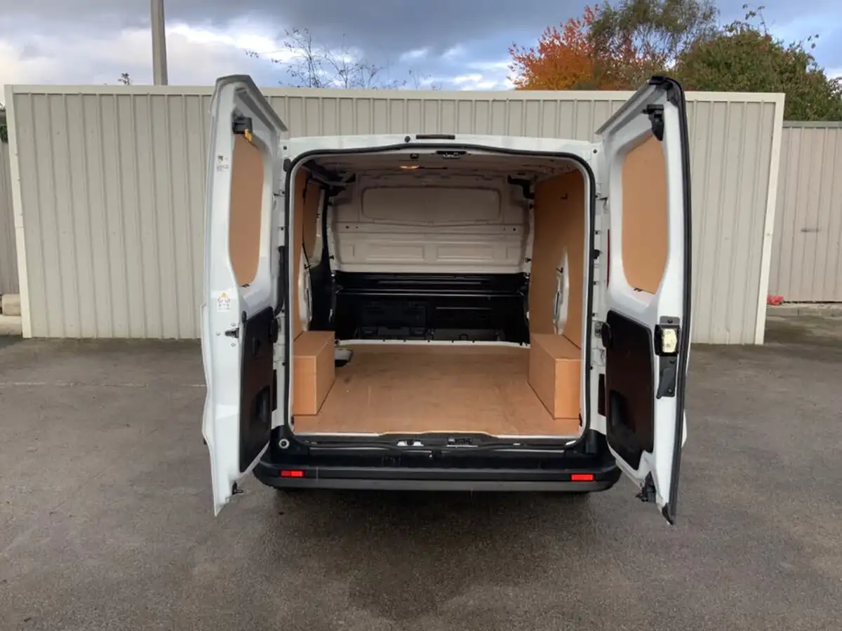 2021-renault-trafic-20dci-sl30-energy-120-business-panel-big-12