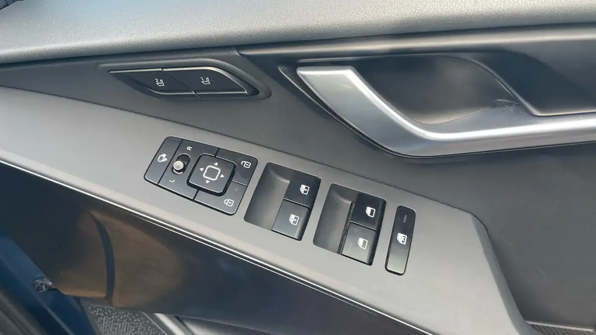 2023-kia-niro-ev-e-4-heat-pump-big-21