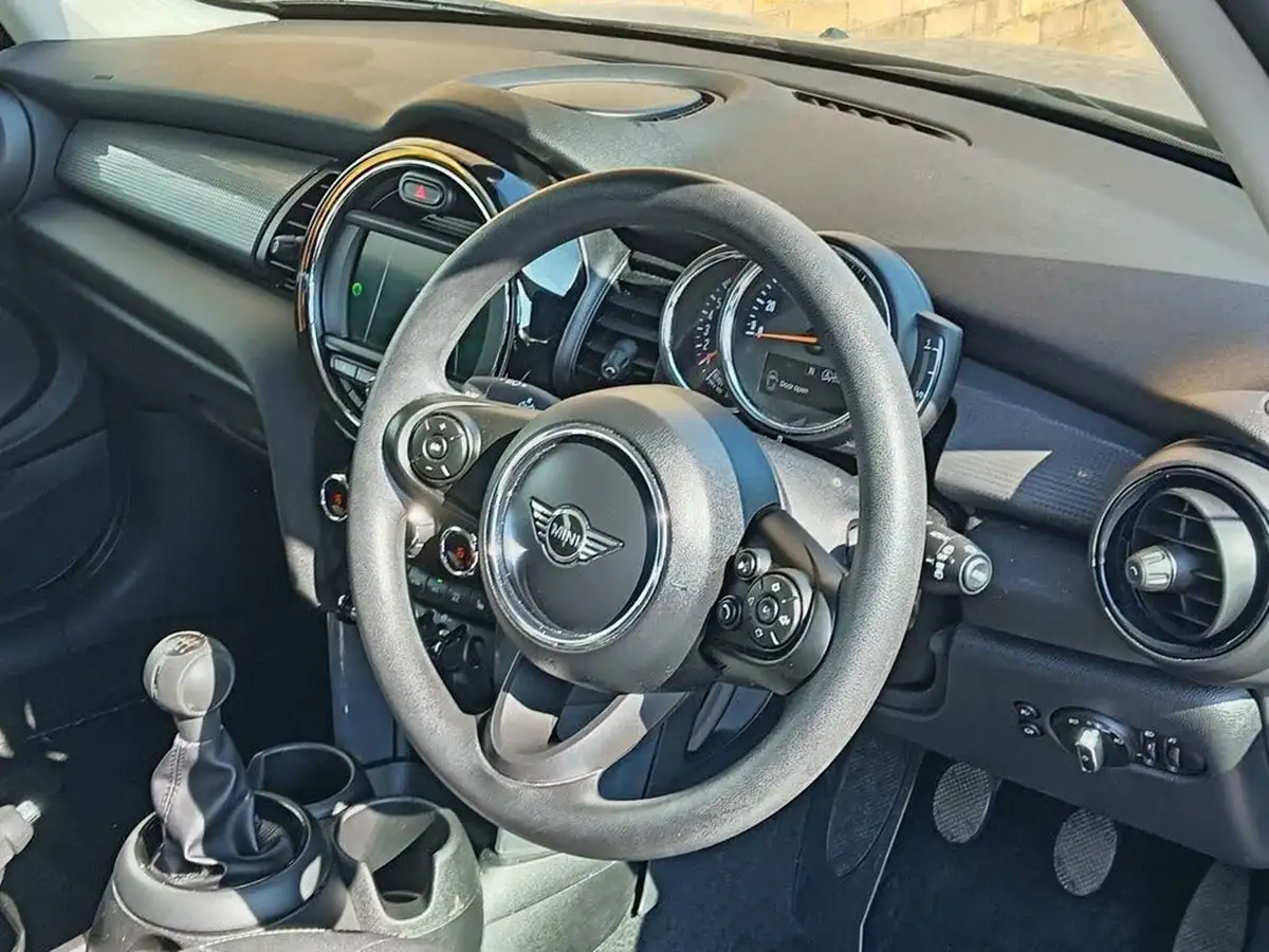 2019-mini-cooper-15-cooper-classic-hatchback-3d-big-3