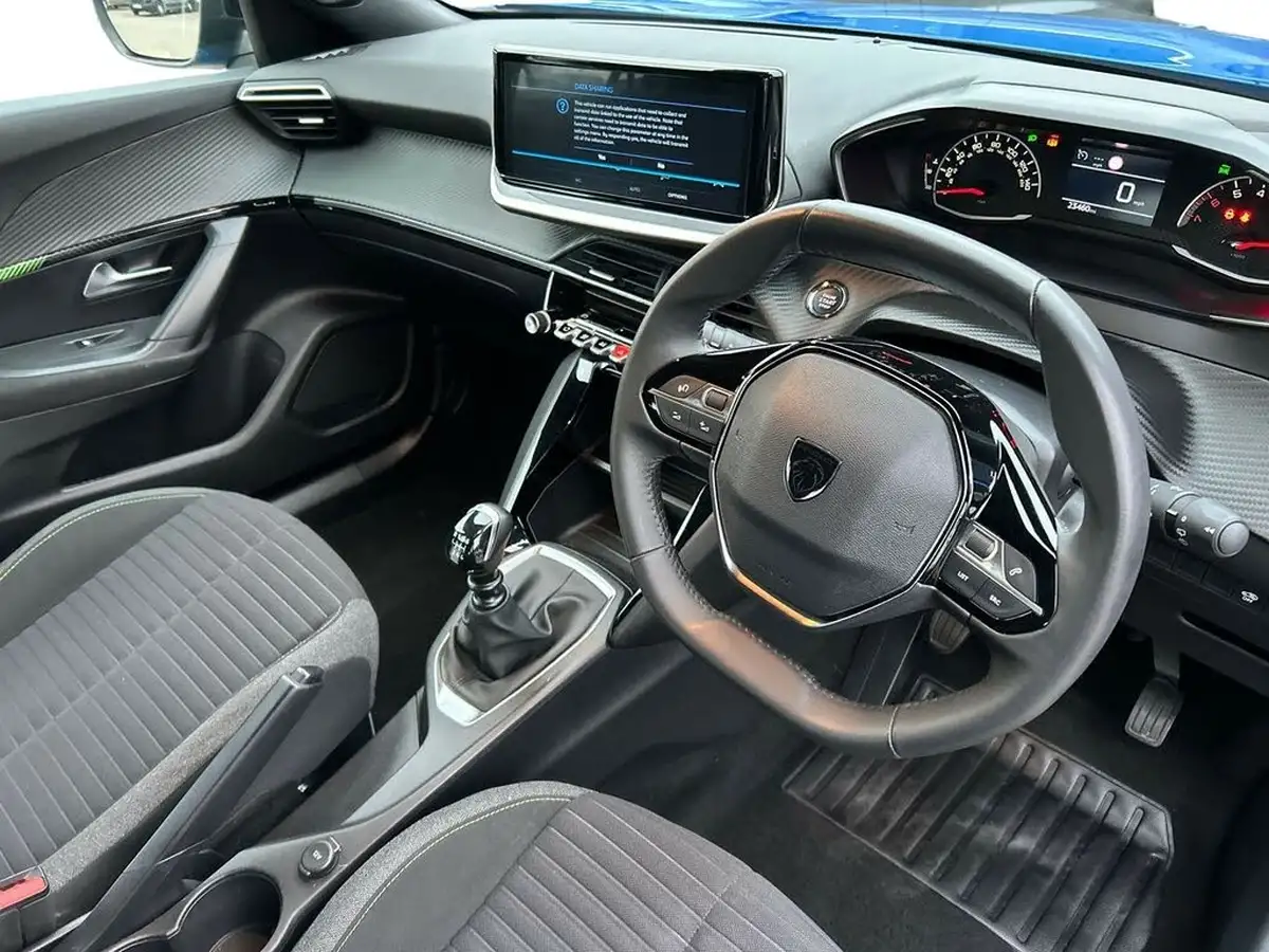 2023-peugeot-2008-suv-12-puretech-active-big-7