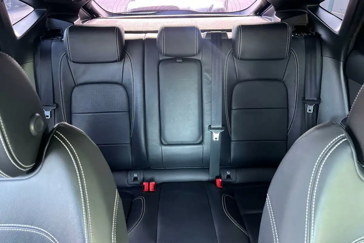2018-jaguar-e-pace-20-i4d-r-dynamic-s-180ps-awd-auto-big-35