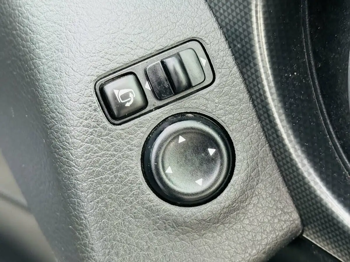2019-nissan-qashqai-15dci-n-motion-drive-assist-pack-big-19
