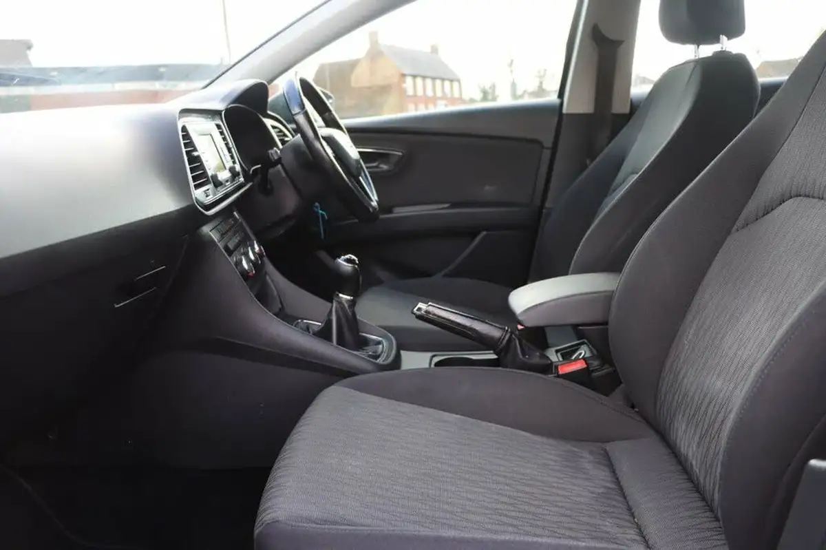2016-seat-leon-16tdi-ecomotive-se-sports-tourer-big-17