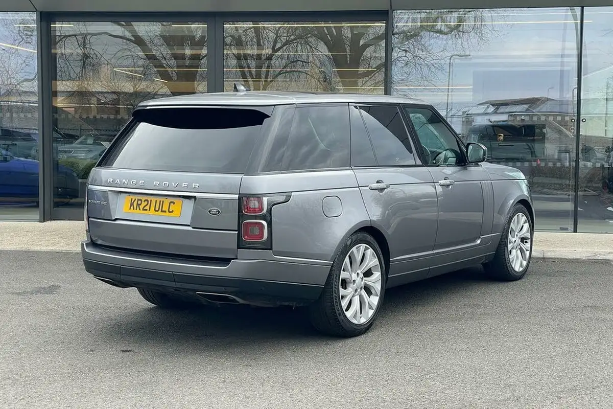 2021-land-rover-range-rover-30-d300-vogue-se-big-6