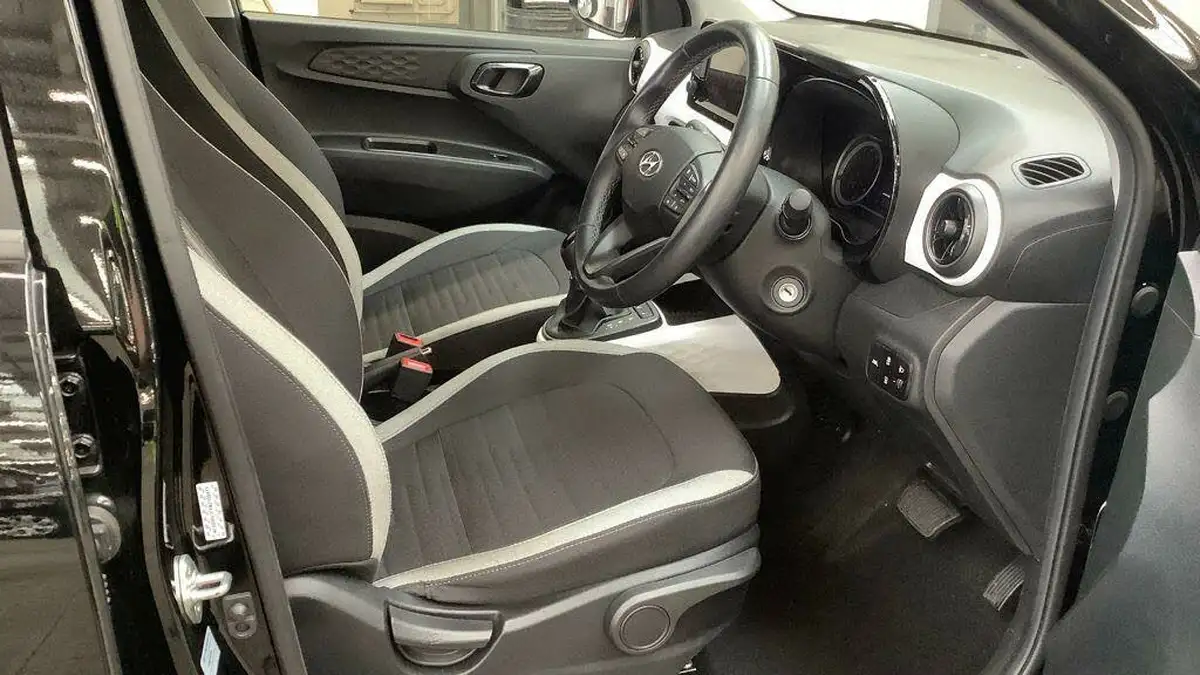2022-hyundai-i10-12-premium-auto-big-8