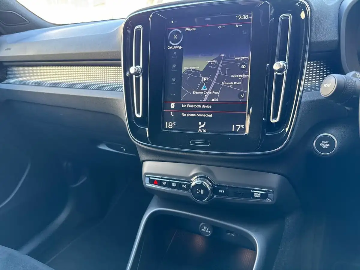 2019-volvo-xc40-20-t4-r-design-awd-big-19
