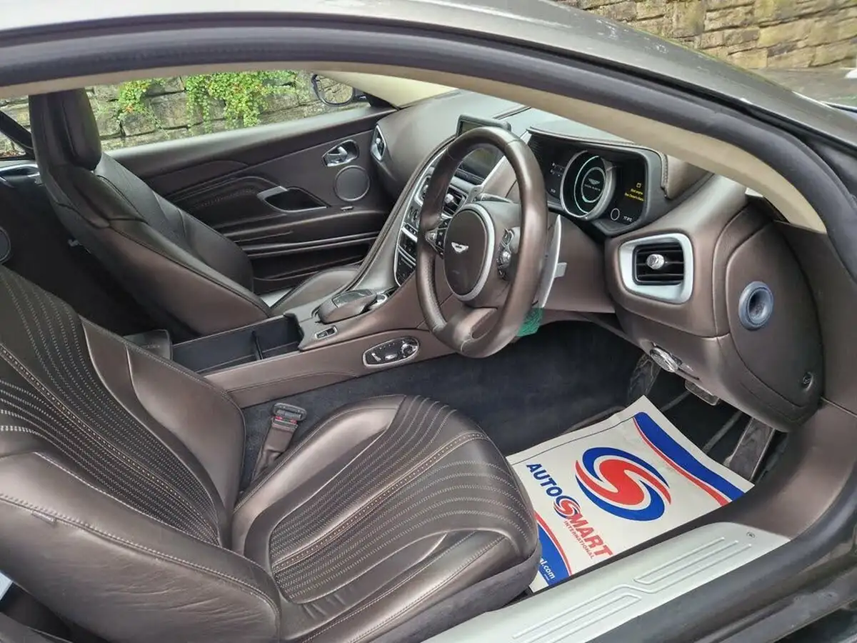2017-aston-martin-db11-52-v12-launch-edition-big-2