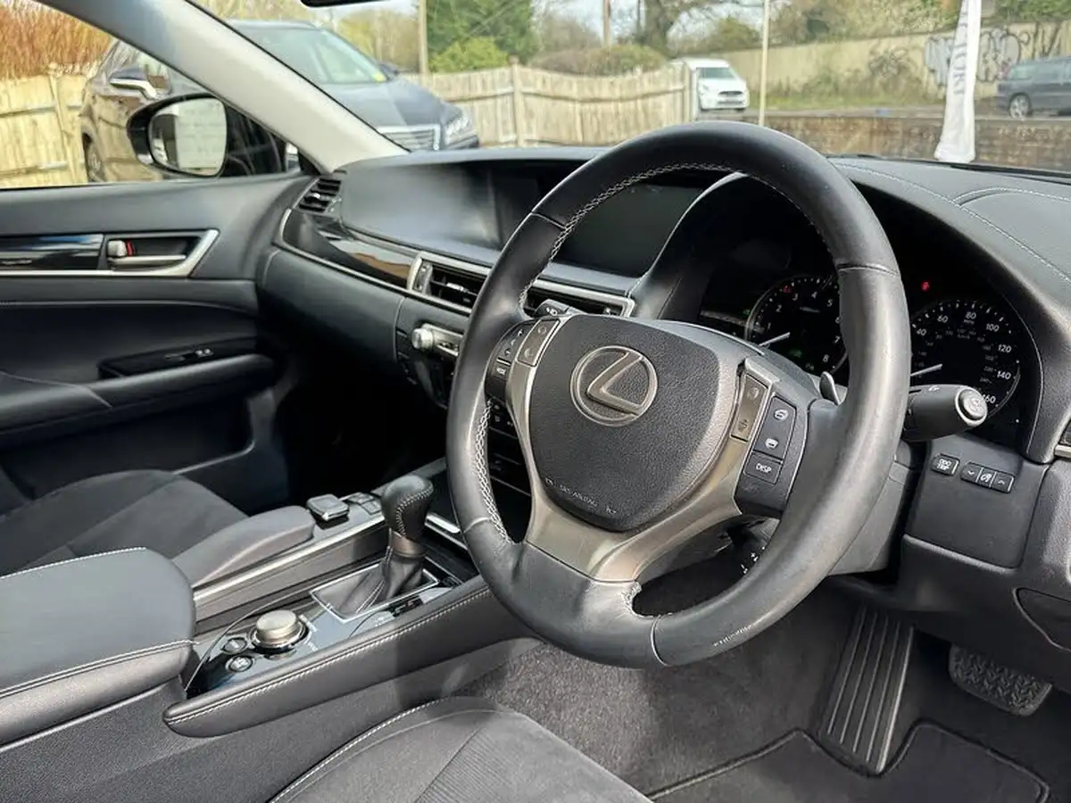 2015-lexus-gs-300h-25-se-big-1