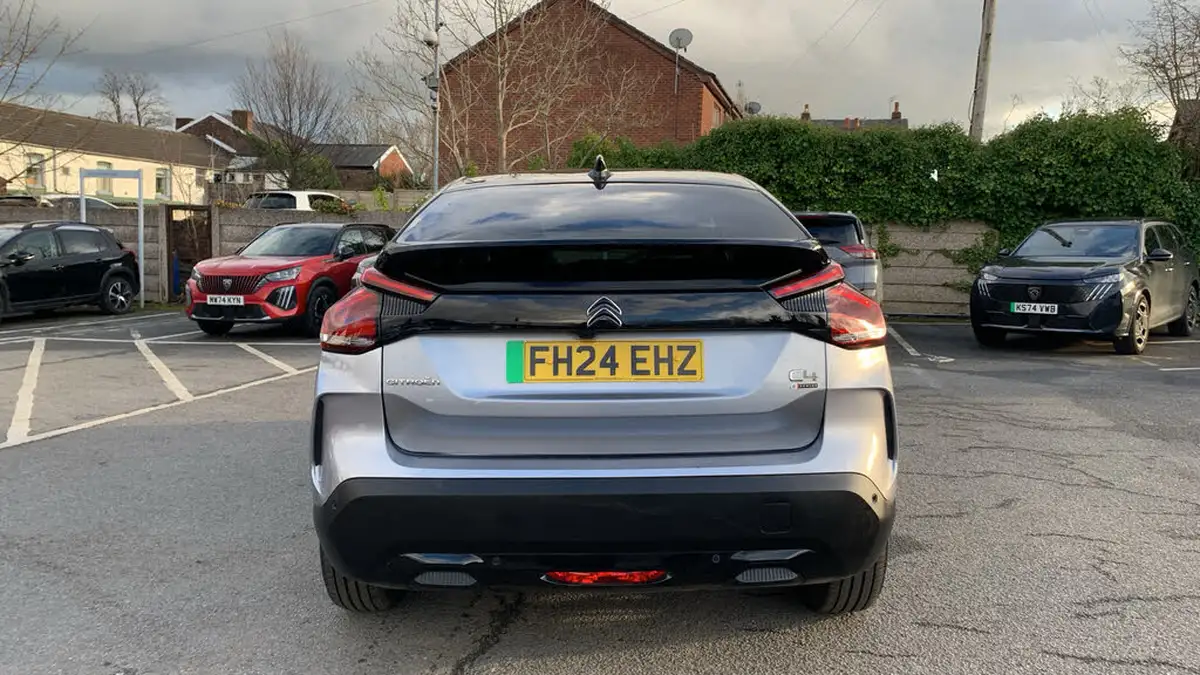 2024-citroen-c4-e-e-series-156ps-54kwh-big-8
