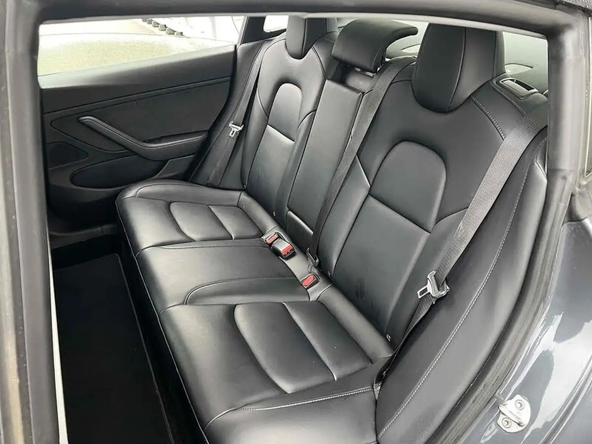 2020-tesla-model-3-e-long-range-big-32