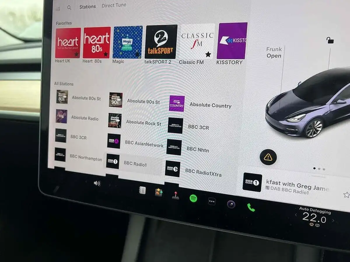 2020-tesla-model-3-e-long-range-big-56