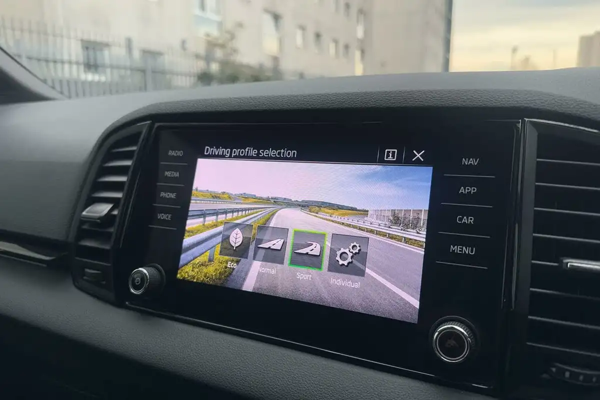 2023-skoda-karoq-15-tsi-sportline-dsg-big-27