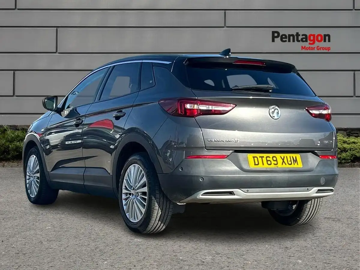 2020-vauxhall-grandland-x-12-sri-nav-big-1