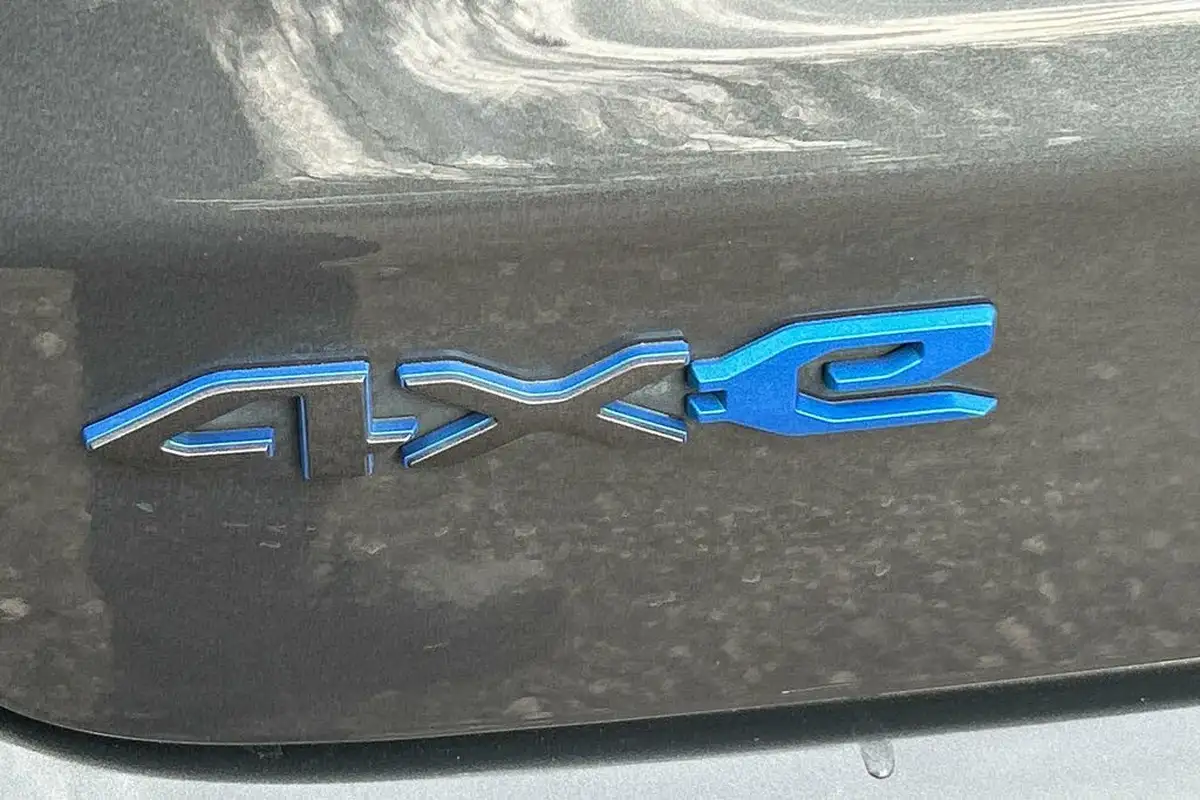 2022-jeep-compass-13-gse-trailhawk-big-24