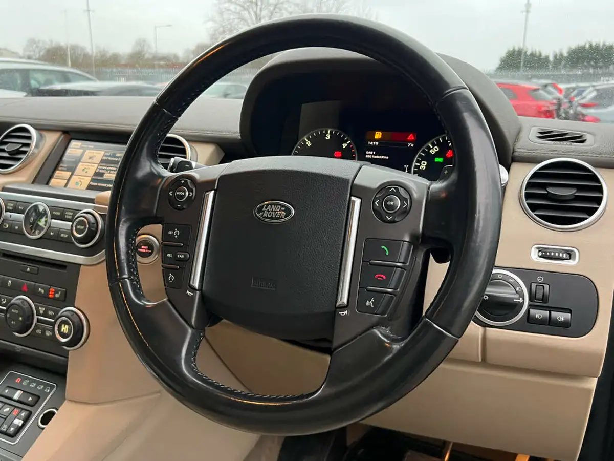 2015-land-rover-discovery-4-30td-se-tech-big-17