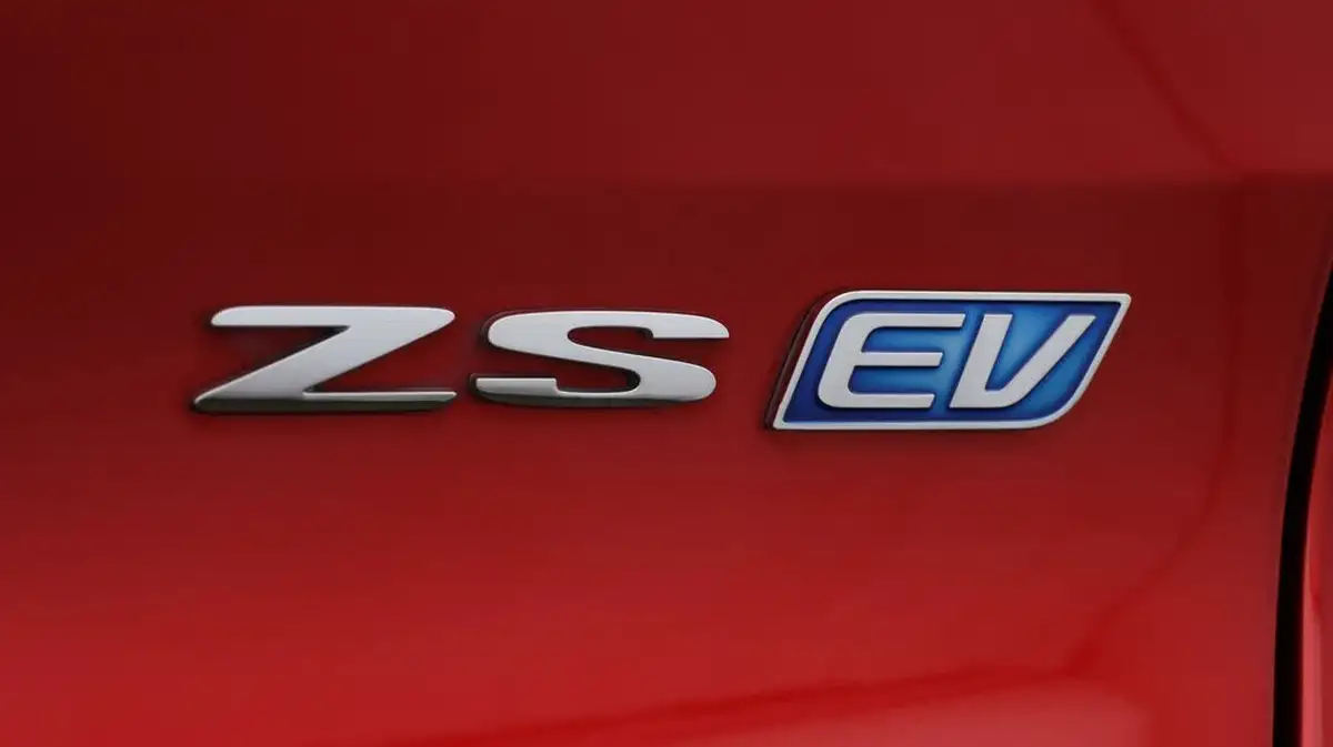 2023-mg-zs-suv-e-se-ev-156ps-long-range-big-21