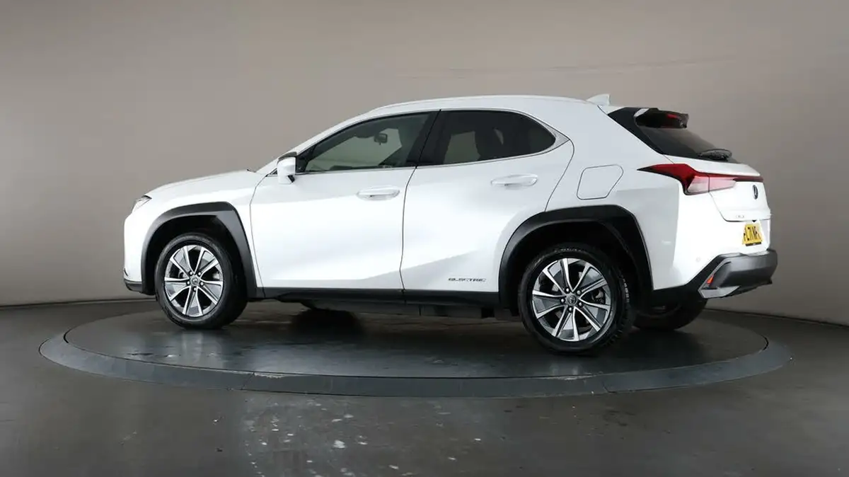 2021-lexus-ux-300e-e-ux-big-72