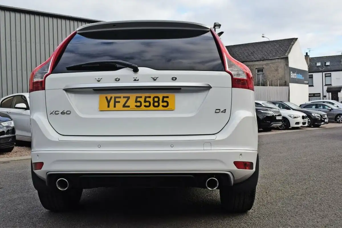 2015-volvo-xc60-20td-d4-r-design-lux-181bhp-geartronic-big-11