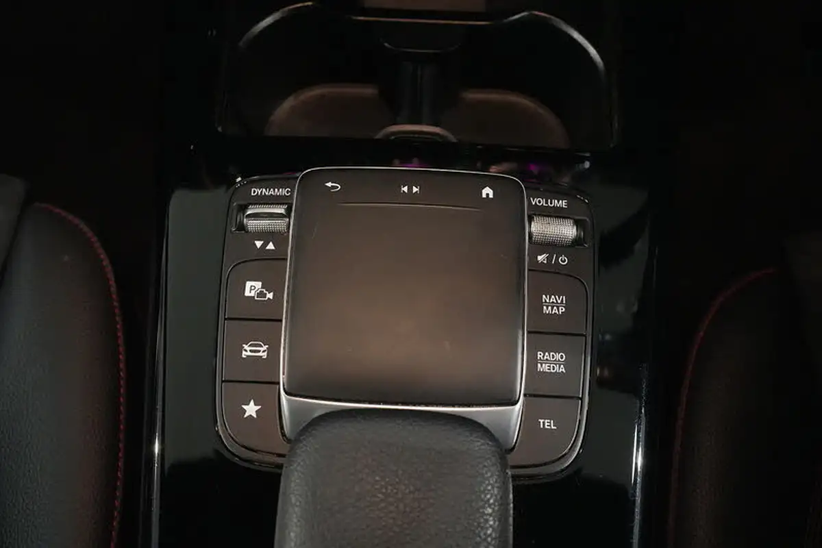 2020-mercedes-benz-a-class-13-a250e-amg-line-premium-hatchback-5d-big-44