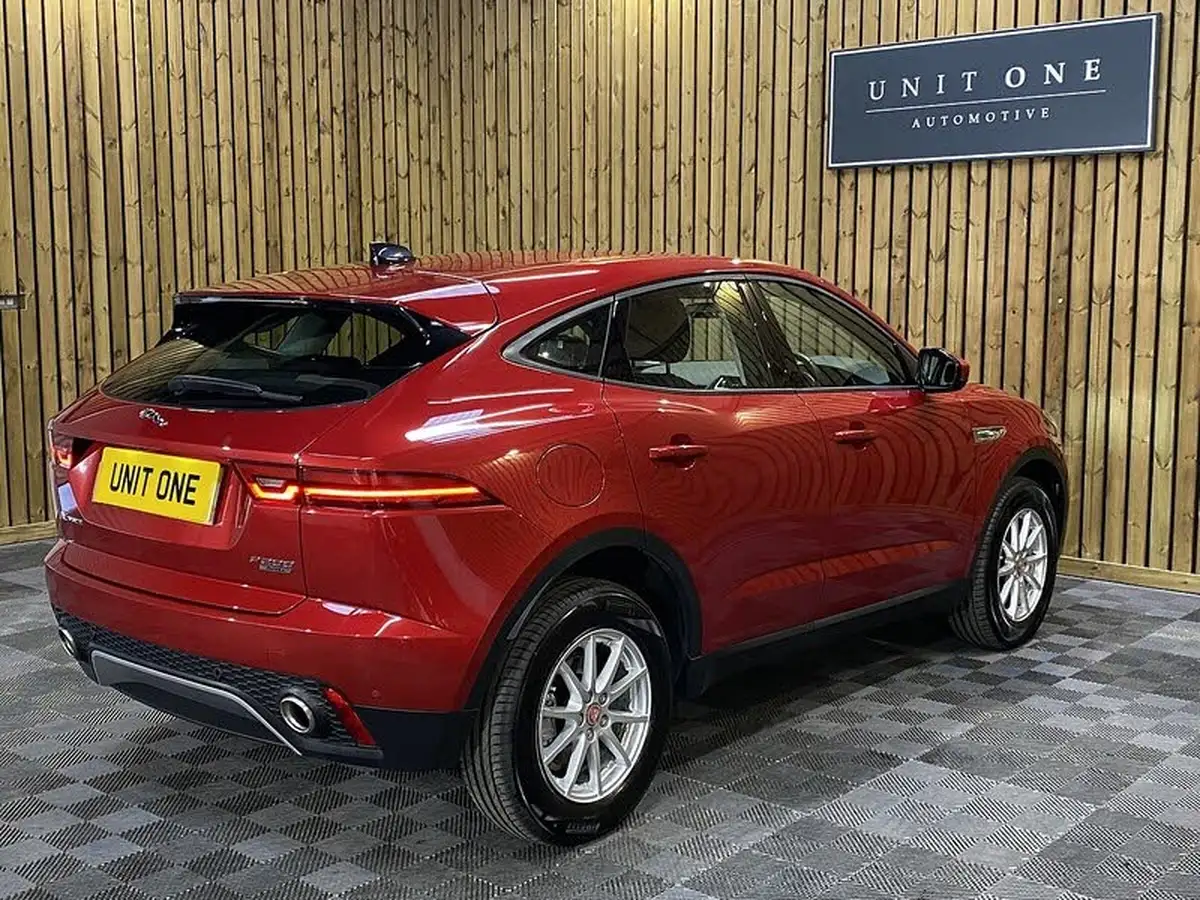 2020-jaguar-e-pace-20-i4-200ps-big-3