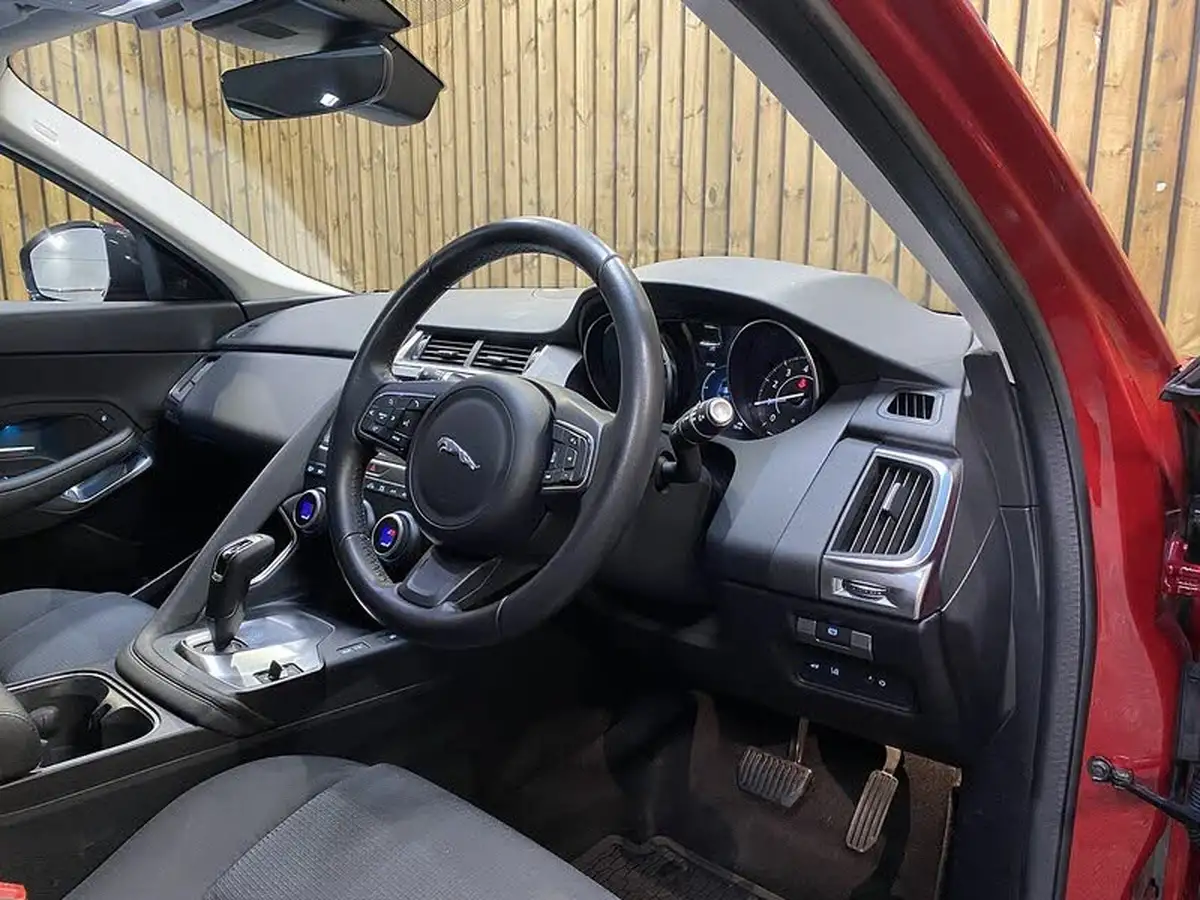 2020-jaguar-e-pace-20-i4-200ps-big-51
