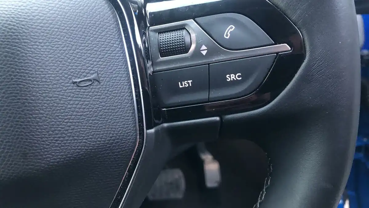 2020-peugeot-3008-suv-12-puretech-allure-premium-eat8-big-17