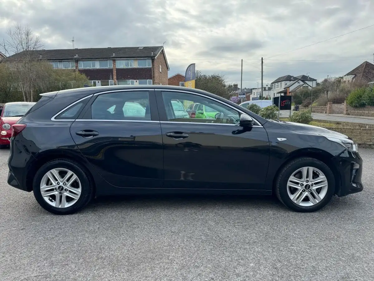 2019-kia-ceed-16crdi-2-hatchback-big-2
