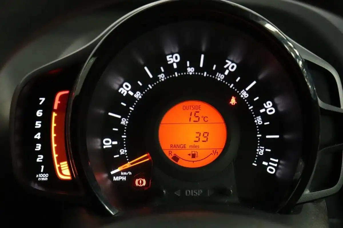 2019-citroen-c1-10-vti-airscape-urban-ride-big-22