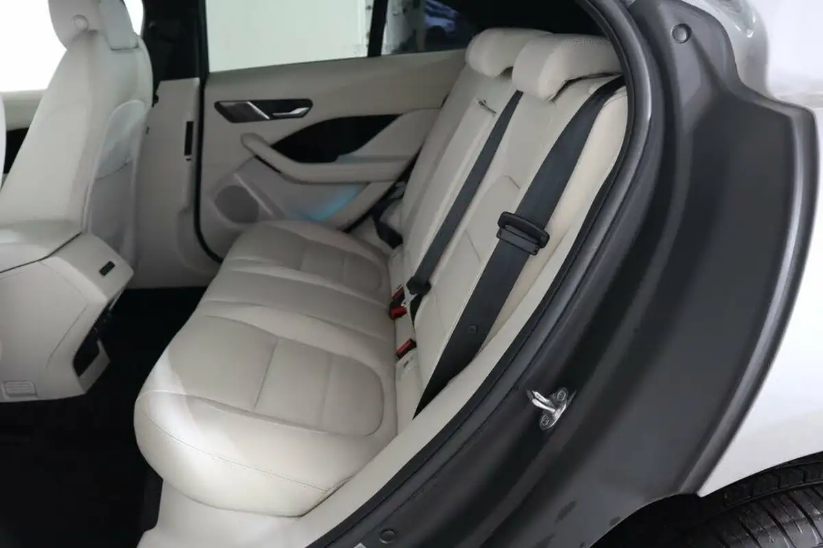 2021-jaguar-i-pace-ev400-black-big-40