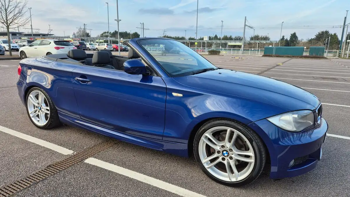 2010-bmw-1-series-20-120i-m-sport-convertible-2d-auto-big-5