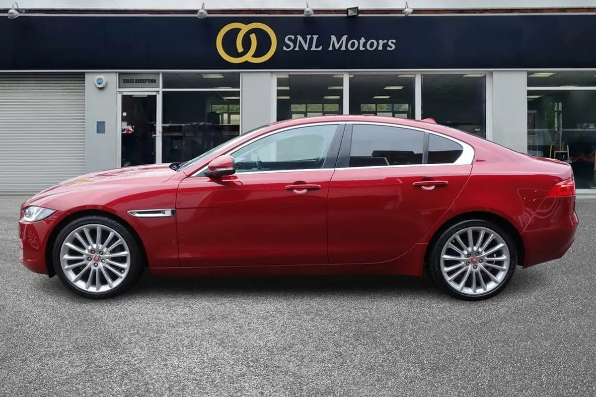 2016-jaguar-xe-20td-portfolio-180ps-auto-big-6