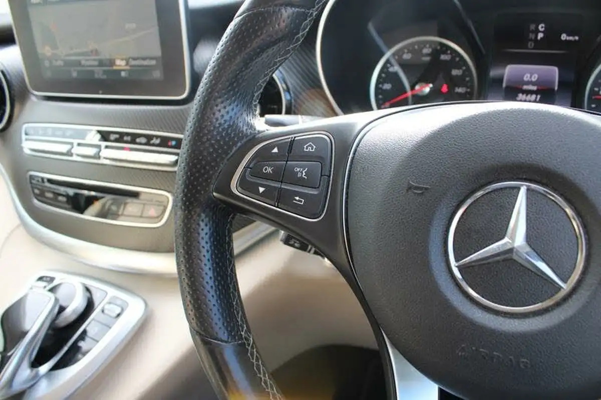 2019-mercedes-benz-v-class-20d-v220d-amg-line-extra-long-big-29