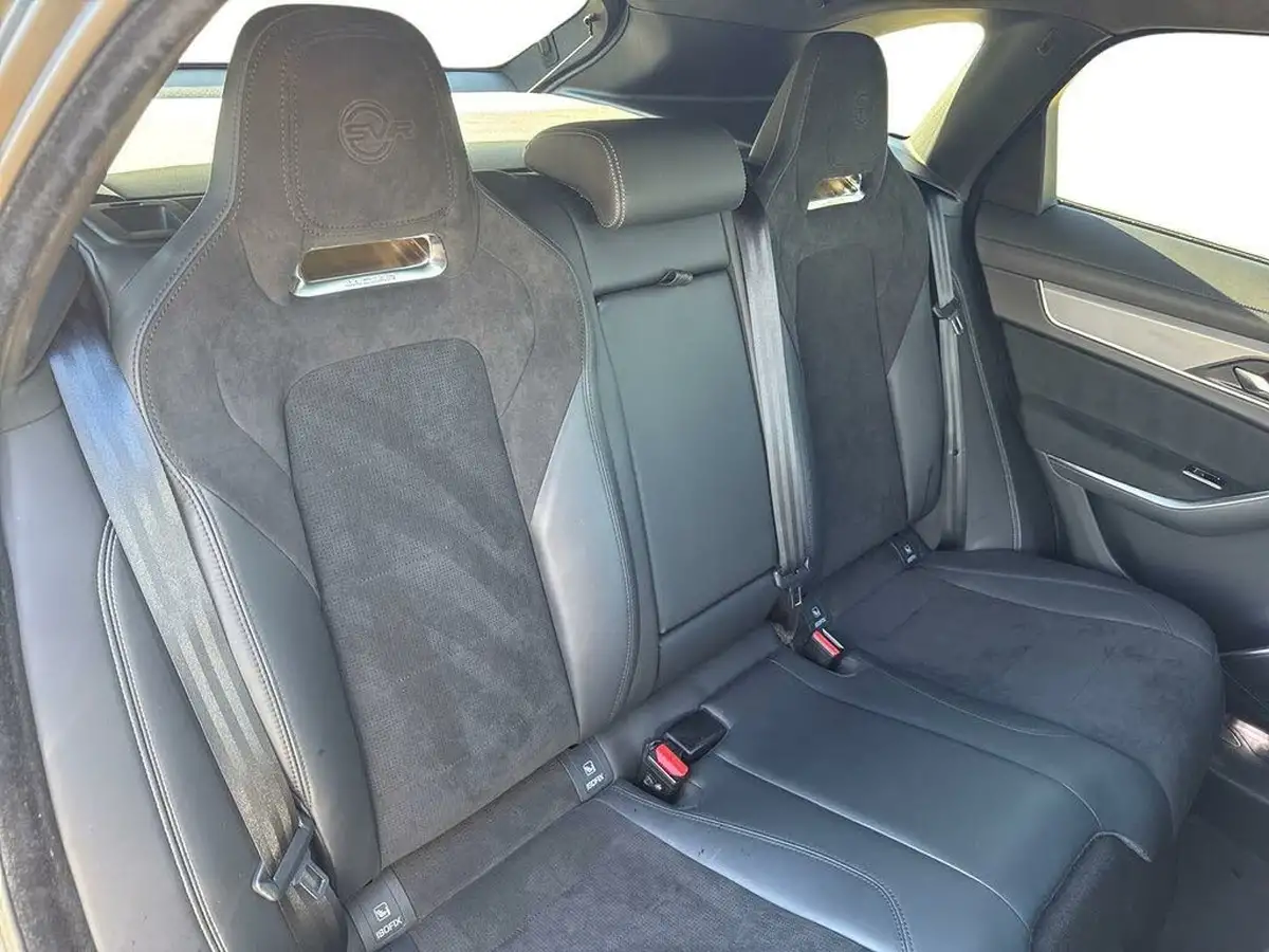 2021-jaguar-f-pace-50-v8-svr-big-13