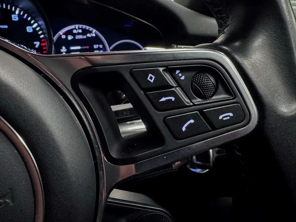 2019-porsche-panamera-30-4-e-hybrid-hatchback-big-36