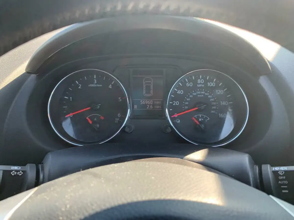 2012-nissan-qashqai-15td-n-tec-big-10