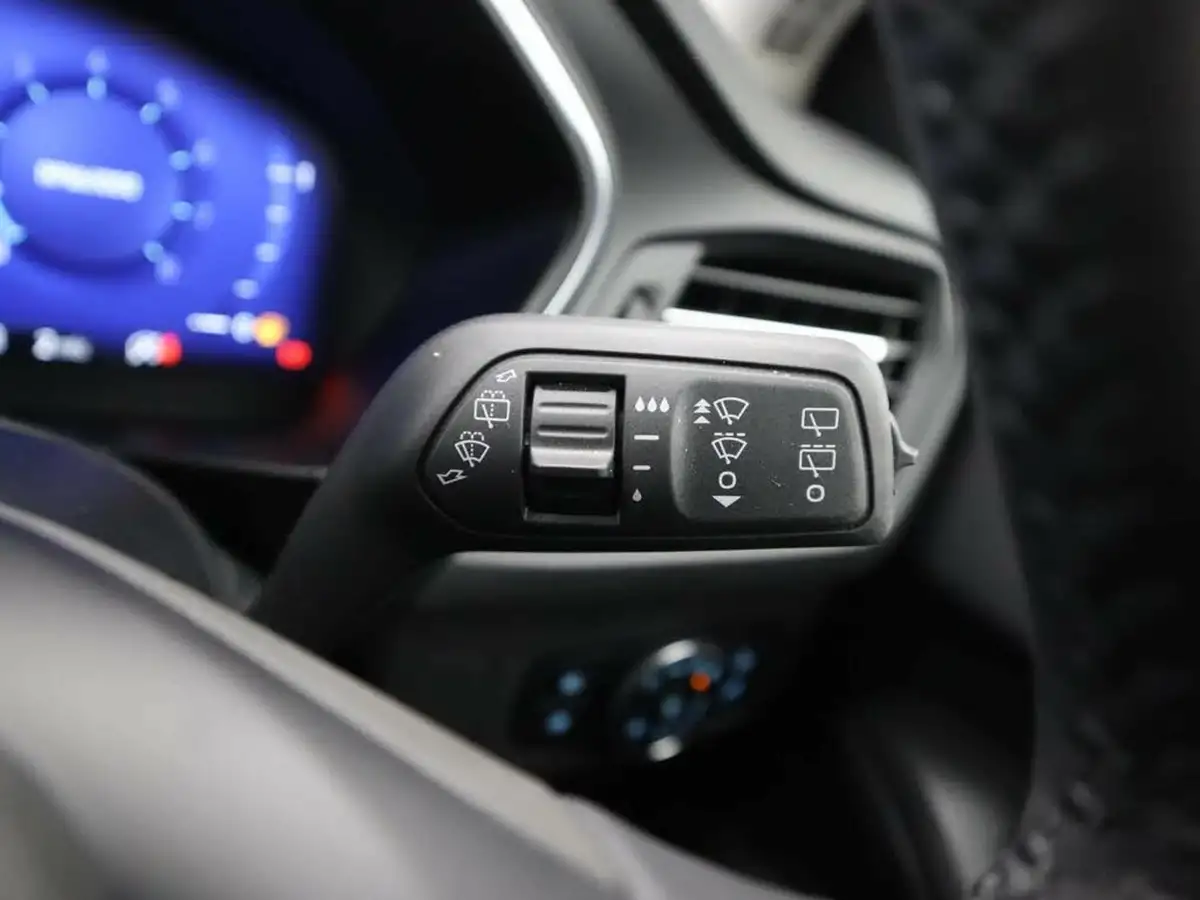 2023-ford-focus-10t-titanium-x-125ps-hybrid-mhev-estate-powershift-big-37