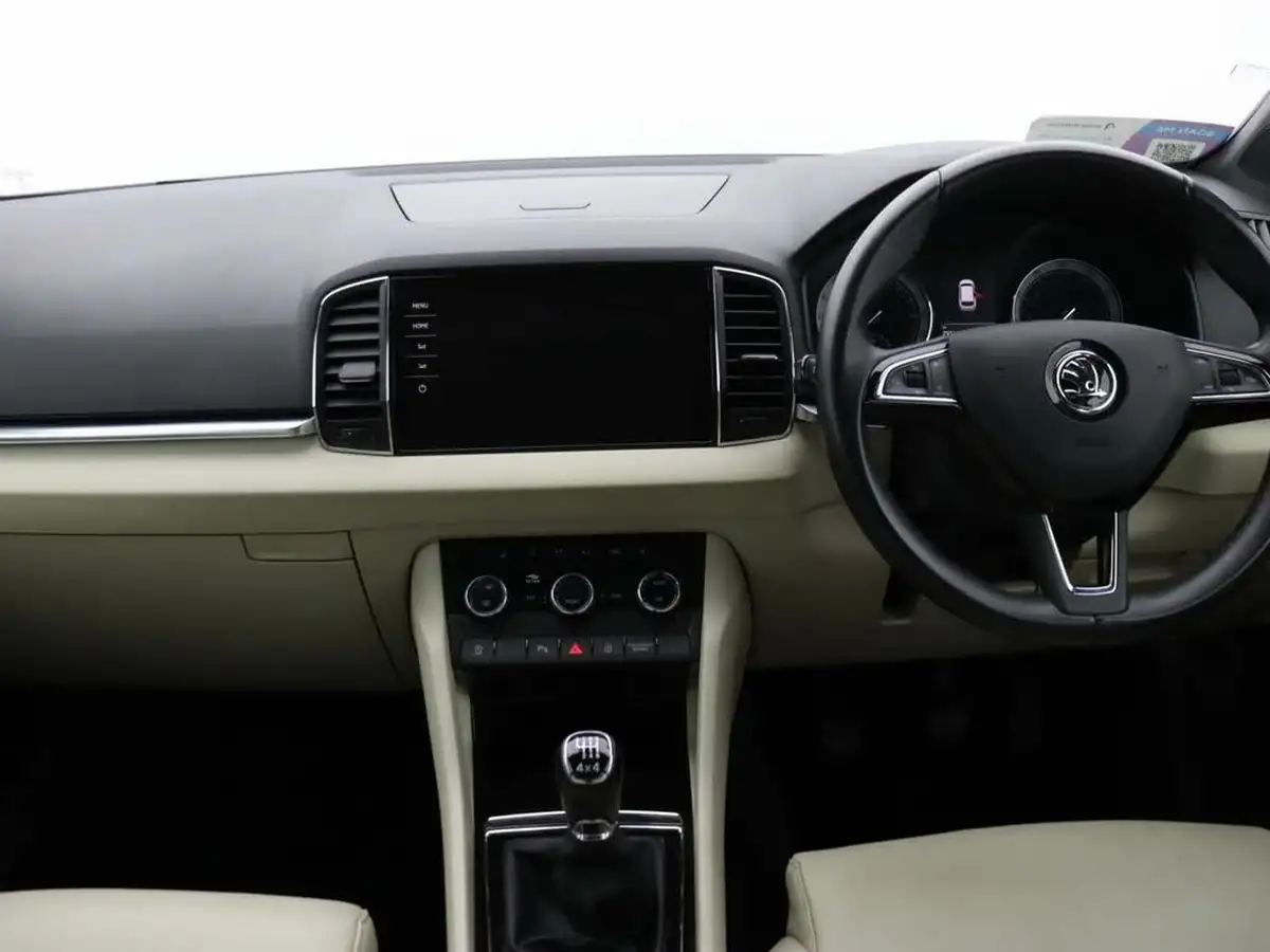 2019-skoda-karoq-20tdi-edition-150ps-4x4-big-12