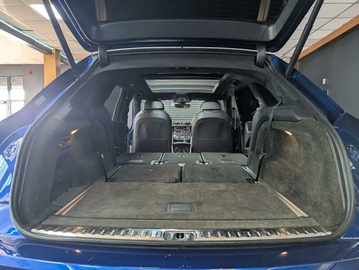 2022-bentley-bentayga-40-v8-big-46