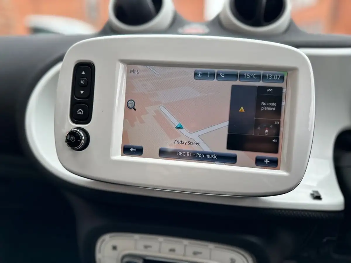 2015-smart-fortwo-10-prime-premiumss-big-6