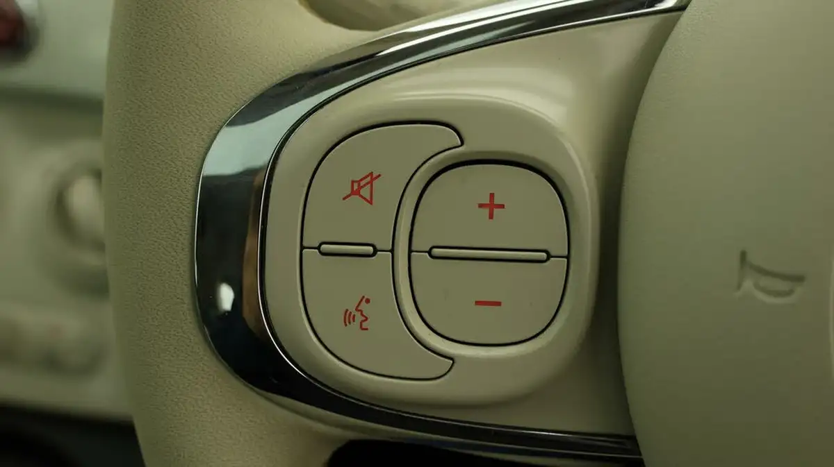2022-fiat-500-10-dolcevita-big-20