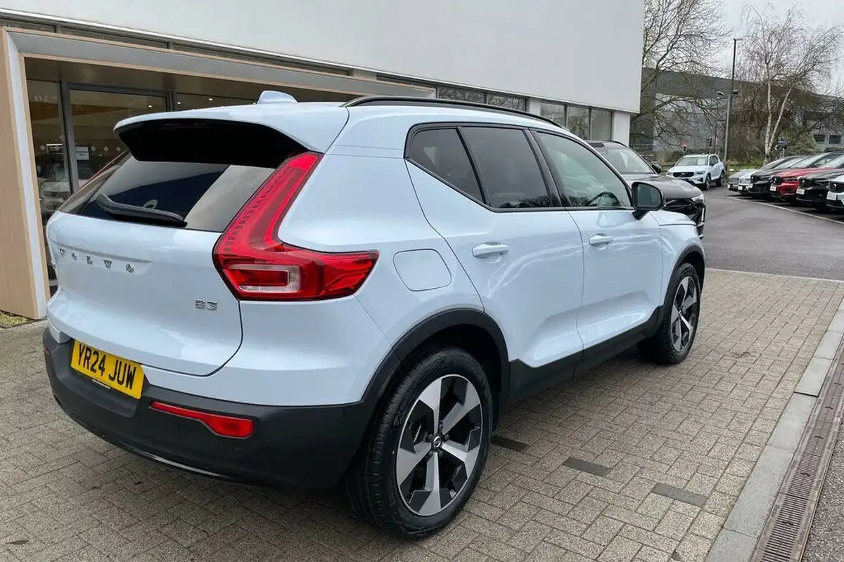 2024-volvo-xc40-20-b3-plus-big-6